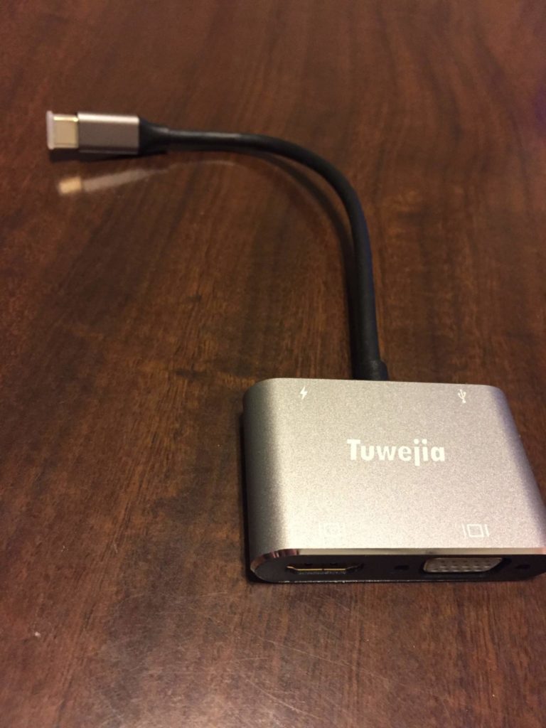 type-C マルチポート：USB,VGA,HDMI付き